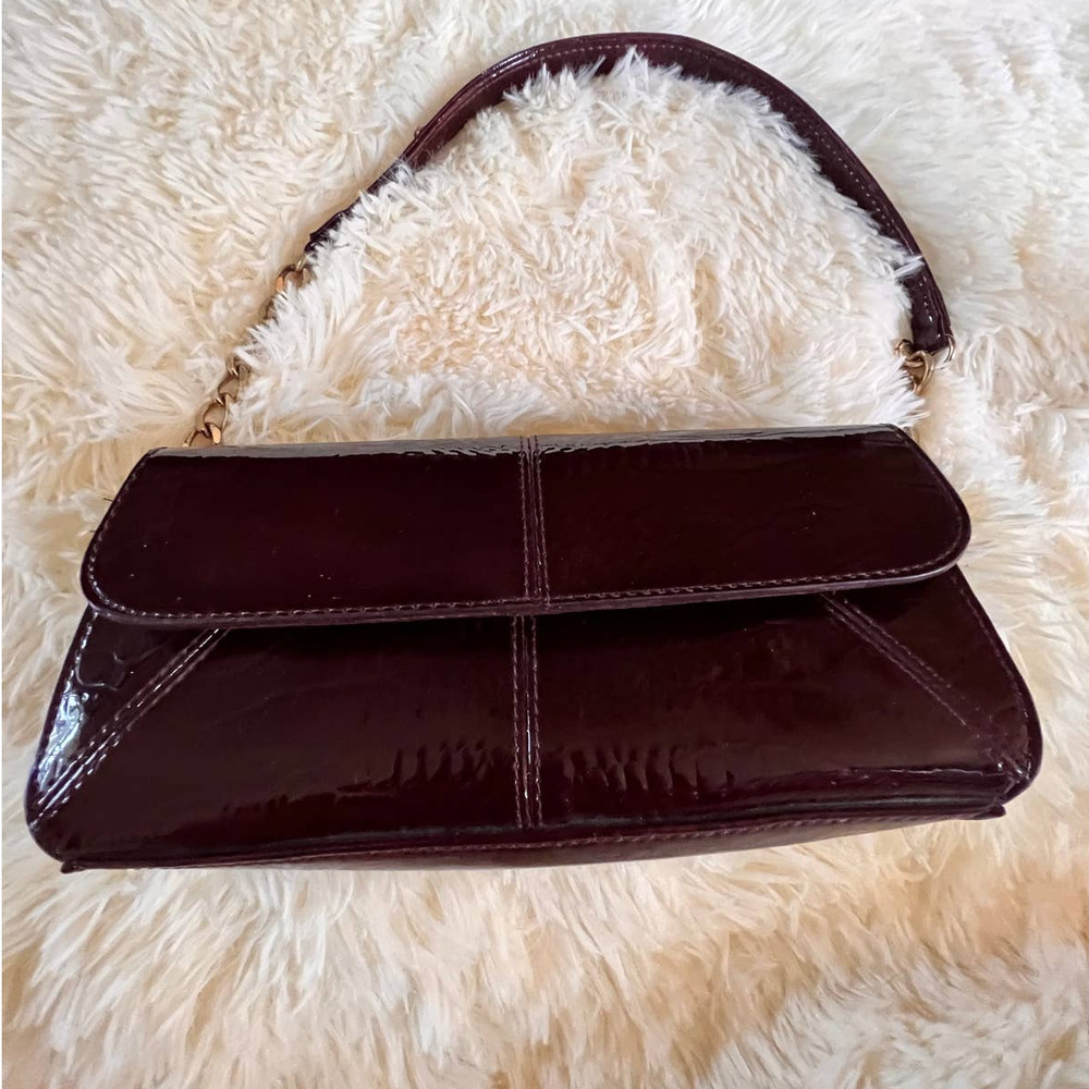 Liz Claiborne Plum shiny shoulder bag